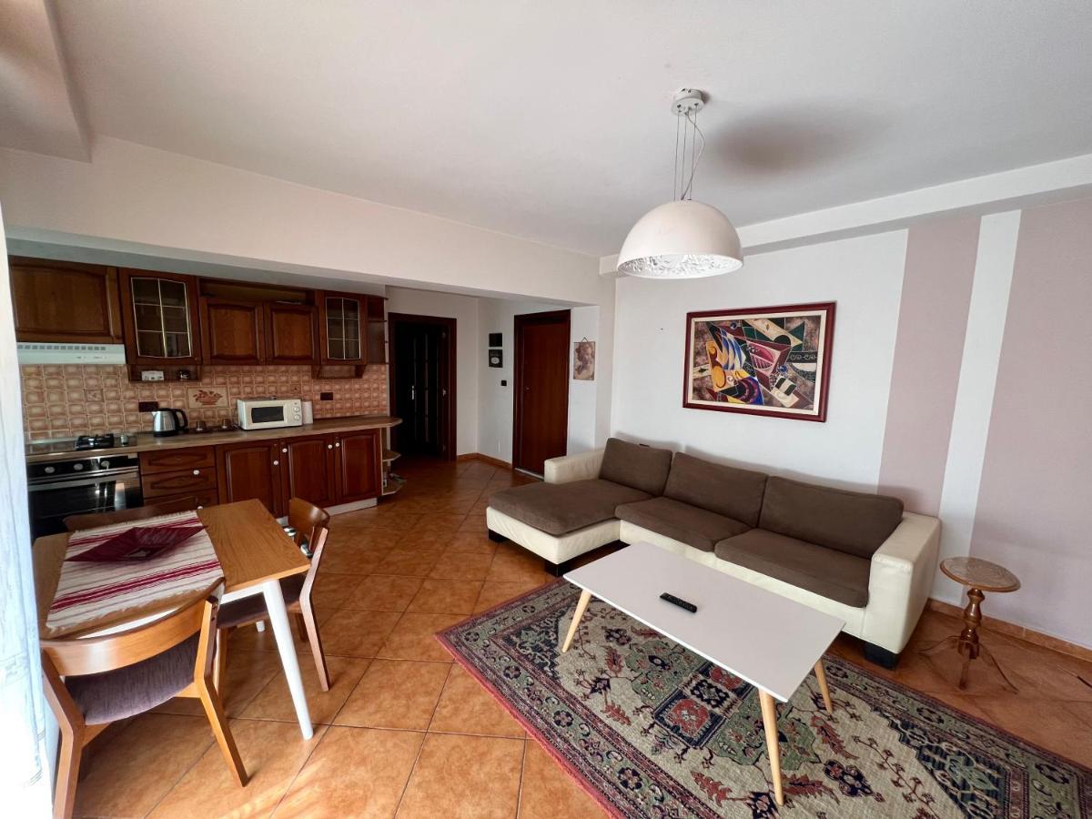 Apartment In Skanderbeg Square - Tirana Center 1 Exterior foto